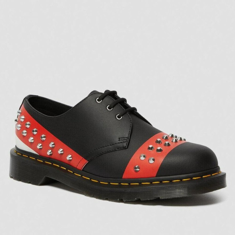Dr. Martens hero backhand